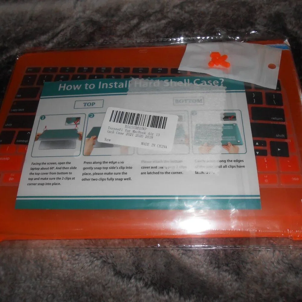 NEW Teryeefi Hard Shell Case 13